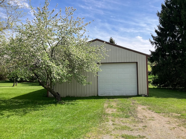 11300 Hegel Rd, Goodrich, MI 48438 - detached garage with dirt driveway