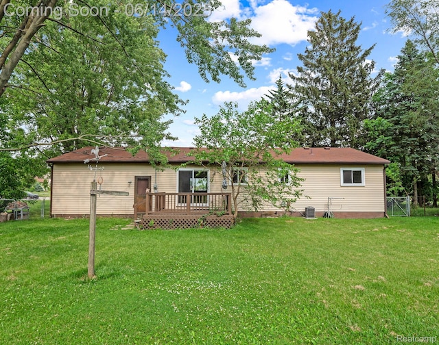 43667 Dequindre Rd, Troy, MI 48085 - back of house featuring a deck