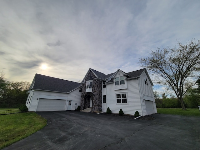 10726 Davisburg Rd, Davisburg, MI 48350 - traditional-style home with asphalt driveway