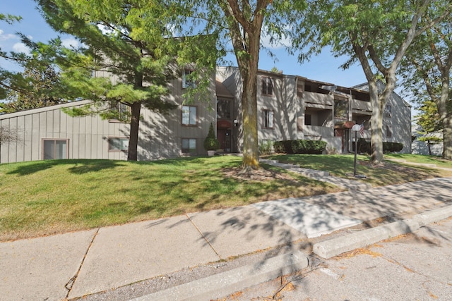 9601 Bayview Dr # 301, Ypsilanti, MI 48197 - view of building exterior