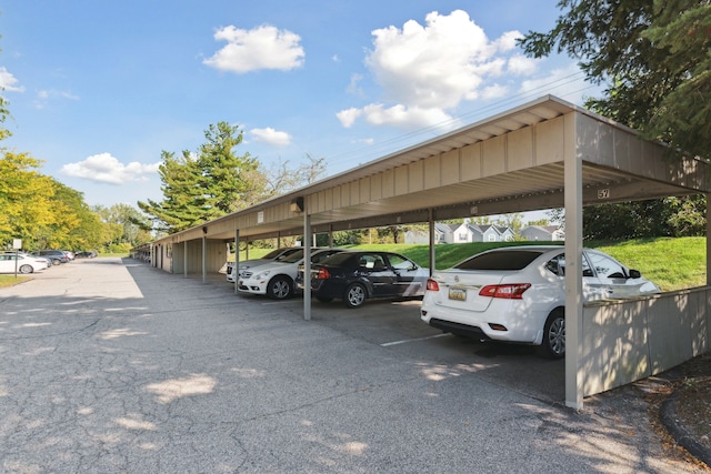 9601 Bayview Dr # 301, Ypsilanti, MI 48197 - view of covered parking lot