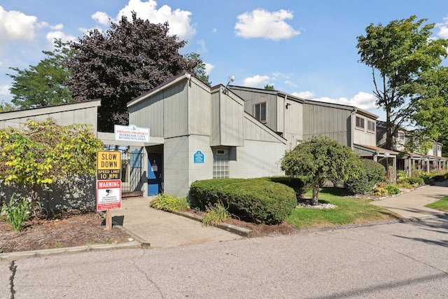 9601 Bayview Dr # 301, Ypsilanti, MI 48197 - view of building exterior