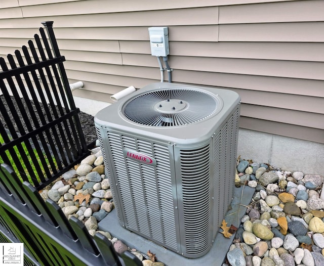465 Edgewood Pass, Fenton, MI 48430 - exterior view of cooling unit