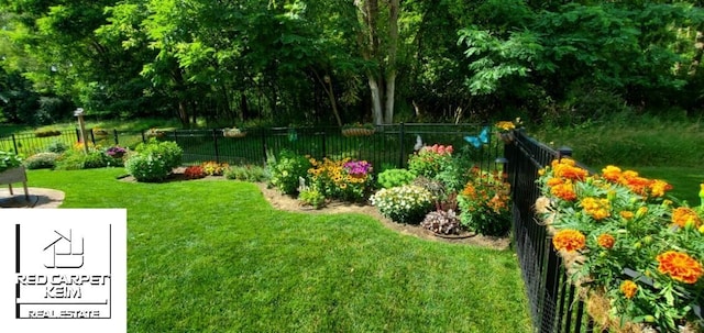 465 Edgewood Pass, Fenton, MI 48430 - view of yard