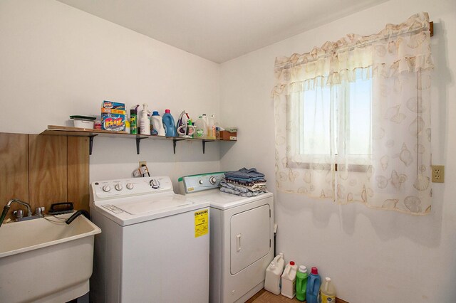 3480 S Vassar Rd, Burton, MI 48519 - laundry area with washer and dryer