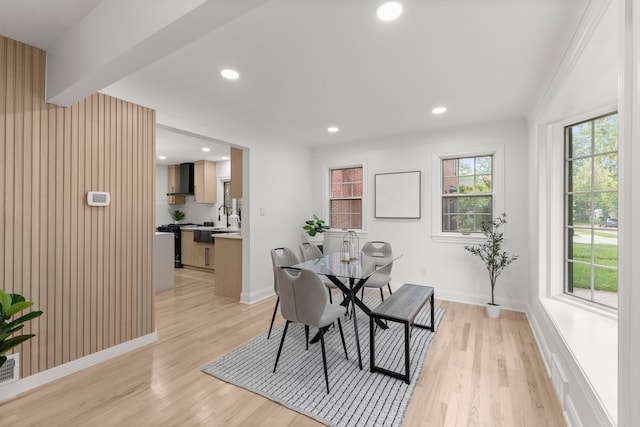 21984 Wildwood St, Dearborn, MI 48128 - dining space featuring light wood-style flooring, baseboards, and recessed lighting