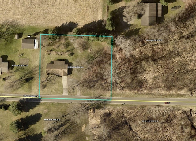 5575 Meadowbrook Rd, Eau Claire, MI 49111 - aerial overview of property's location with property boundaries highlighted