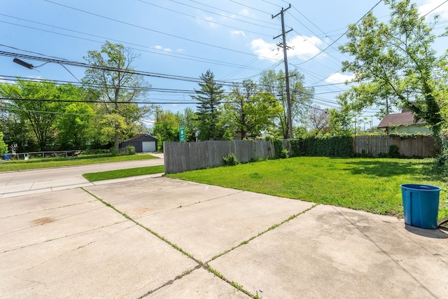 26613 W Hills Dr, Inkster, MI 48141 - view of yard
