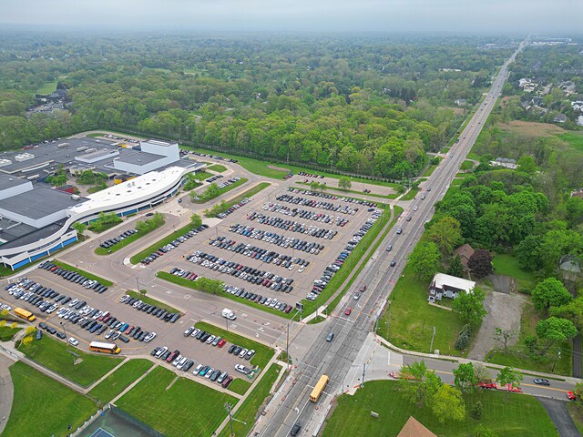 4003 Old Dominion Dr, West Bloomfield, MI 48323 - aerial view of a main thoroughfare