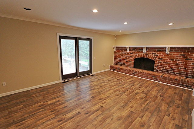 4003 Old Dominion Dr, West Bloomfield, MI 48323 - unfurnished living room featuring wood finished floors, ornamental molding, baseboards, recessed lighting, and a fireplace