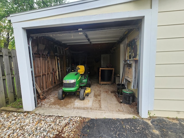 3034 Royalton Heights Rd, Saint Joseph, MI 49085 - garage featuring fence