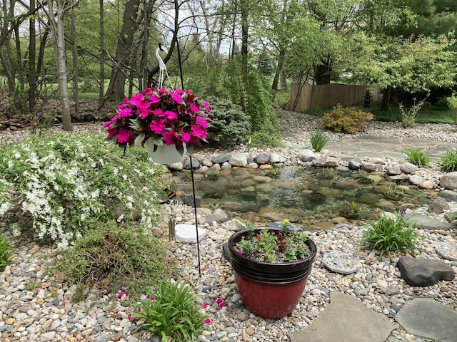 454 Breconshire Dr, Saline, MI 48176 - view of yard with fence
