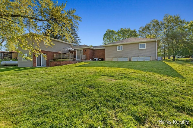 view of grassy yard