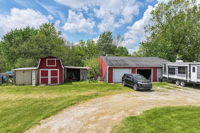11010 N Holly Rd, Holly, MI 48442 - detached garage with dirt driveway