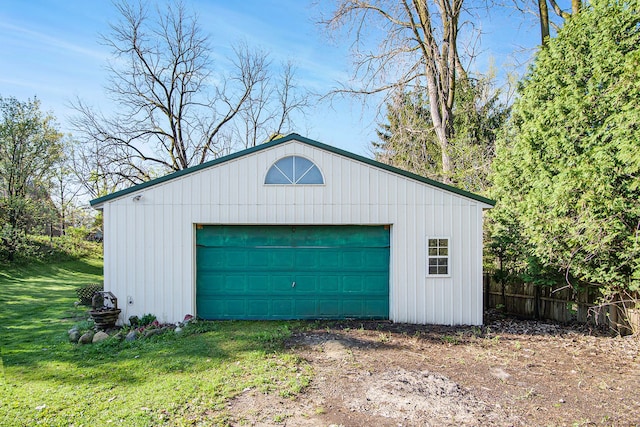 102 Franklin St, Holly, MI 48442 - view of detached garage