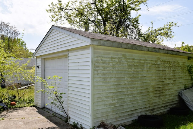 10039 Mark Twain St, Detroit, MI 48227 - view of outdoor structure featuring an outbuilding