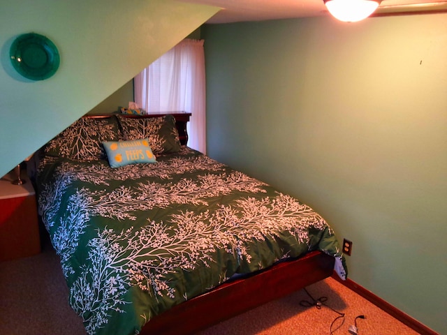 bedroom with carpet flooring