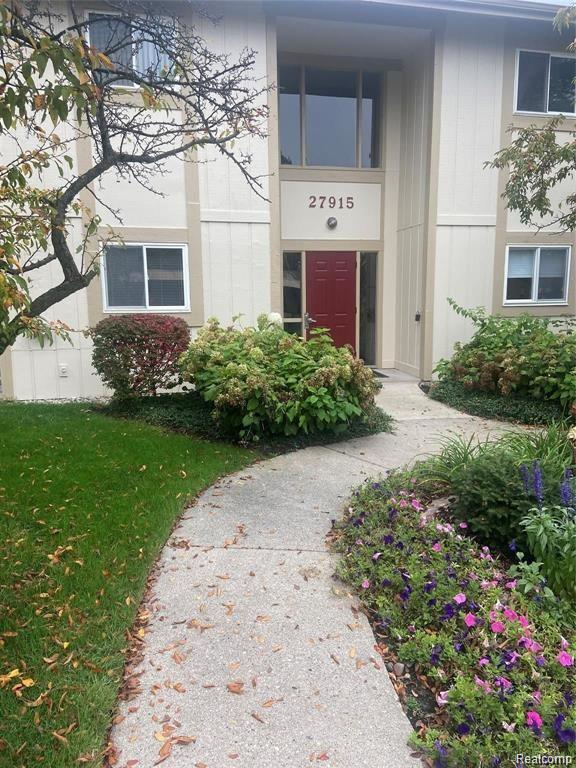 27915 Berrywood Ln Unit 72, Farmington Hills, MI 48334 - view of doorway to property