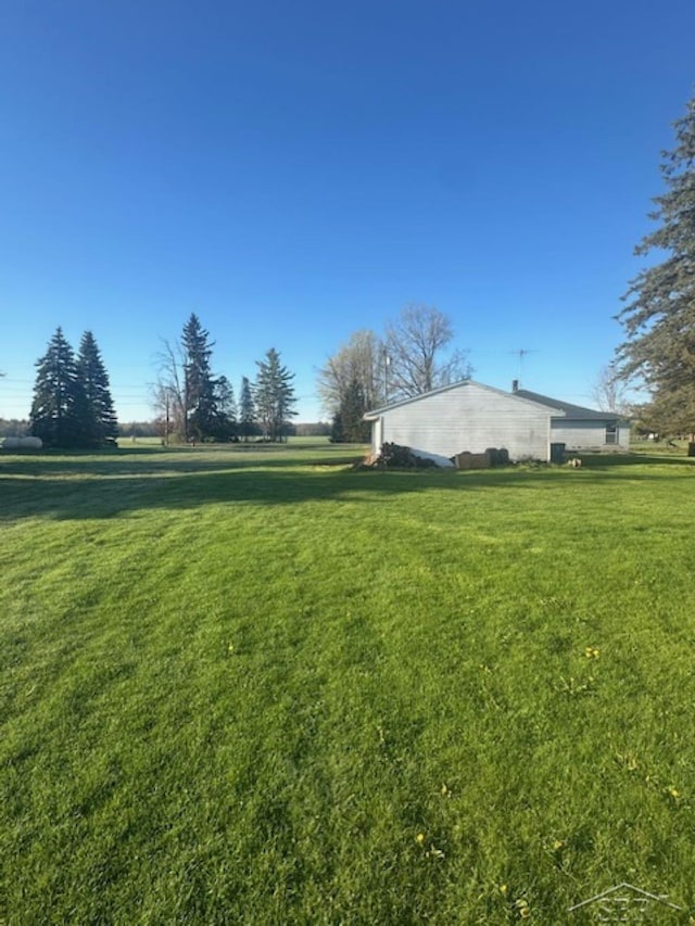 view of grassy yard
