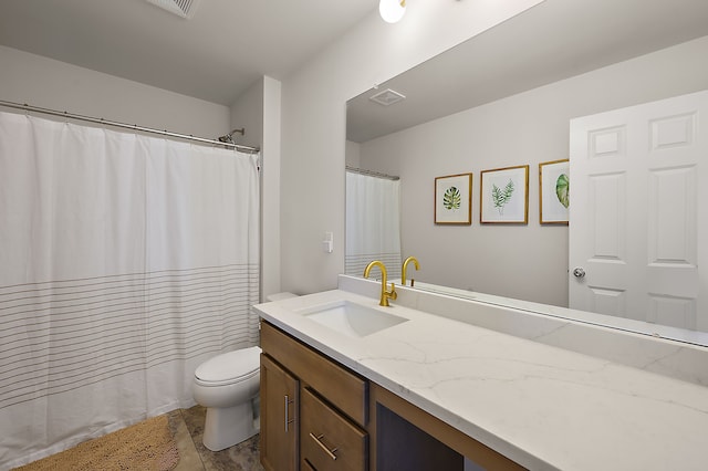 346 Quartz Way, White Lake, MI 48386 - bathroom with toilet, vanity, and curtained shower