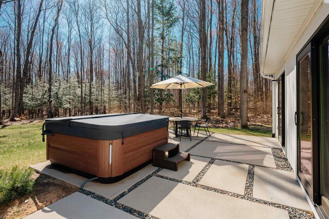 20651 E Trails End Trl, Interlochen, MI 49643