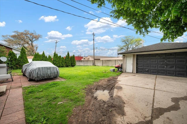 27607 Buckingham St, Livonia, MI 48154 - view of yard with a garage