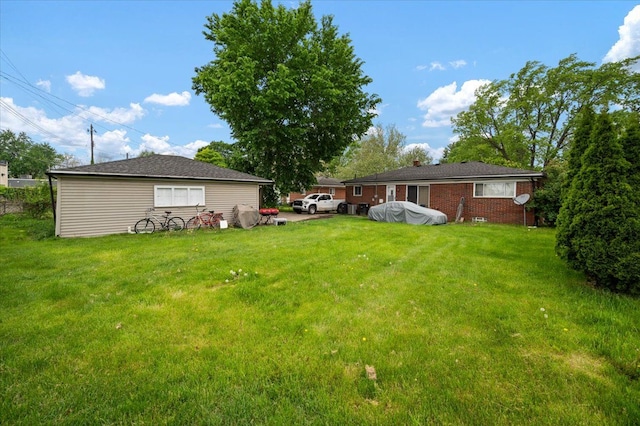27607 Buckingham St, Livonia, MI 48154 - view of grassy yard