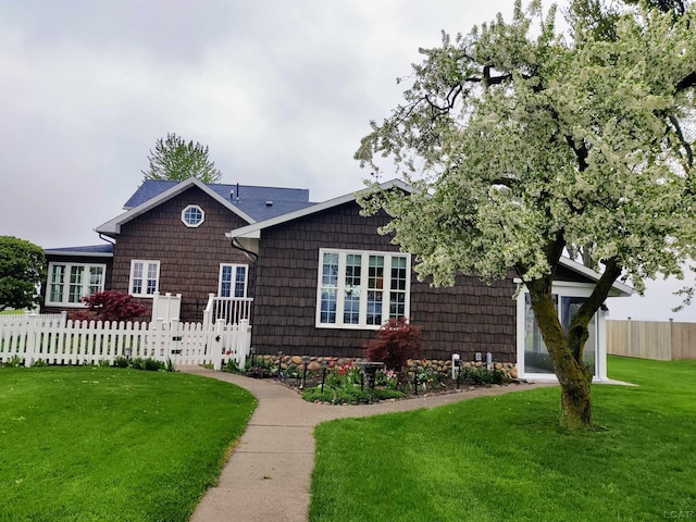 view of front of property