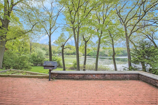 view of property's community featuring a water view