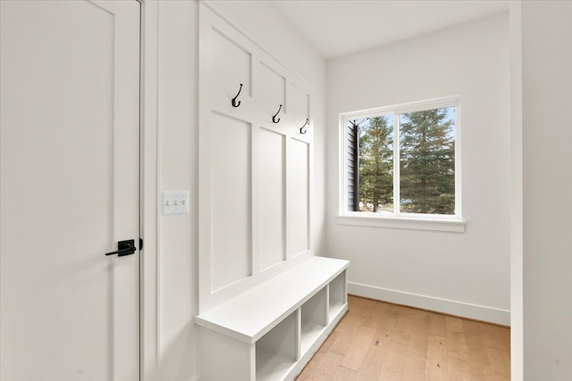6514 Cambridge Cir, Clarkston, MI 48346 - mudroom with light wood-style floors and baseboards