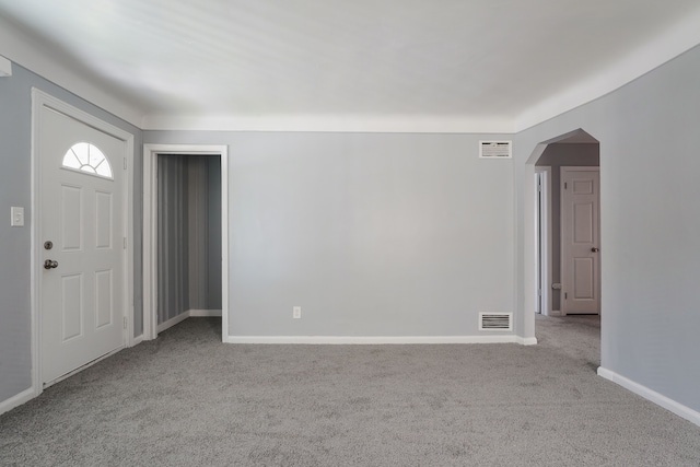 4226 Cadillac Ave, Wayne, MI 48184 - carpeted entryway with arched walkways and baseboards