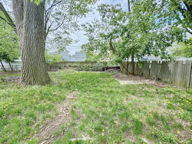 4226 Cadillac Ave, Wayne, MI 48184 - view of fenced backyard