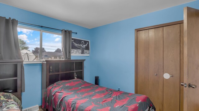 bedroom with a closet
