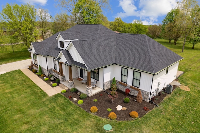 aerial view of property and surrounding area