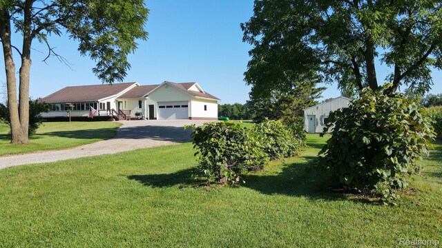 9656 Birch Run Rd, Millington, MI 48746 - photo 1