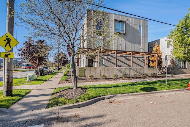 600 Douglas St NW Unit 600C, Grand Rapids, MI 49504 - view of front of house