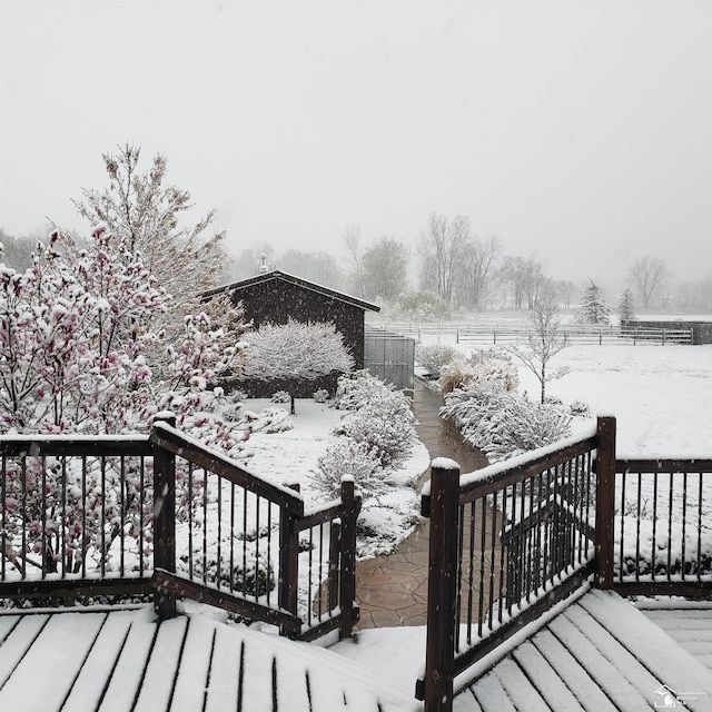 5015 Piehl Rd, Ottawa Lake, MI 49267 - view of snow covered deck