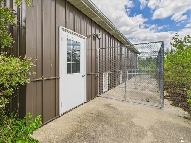 5015 Piehl Rd, Ottawa Lake, MI 49267 - view of gate