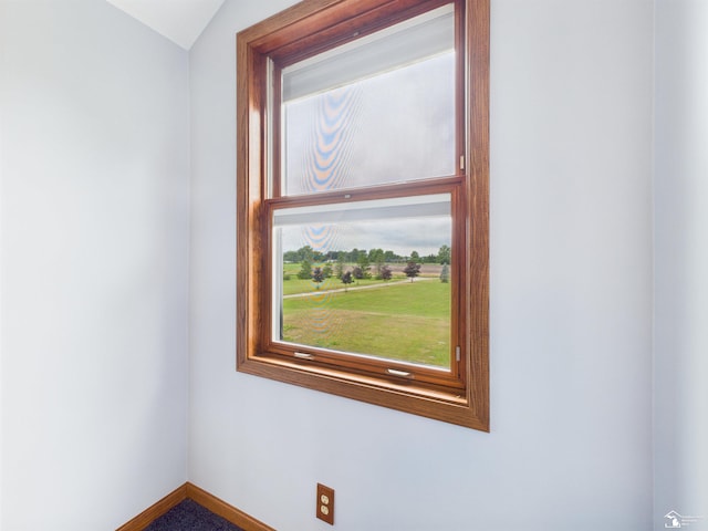 5015 Piehl Rd, Ottawa Lake, MI 49267 - detailed view of baseboards