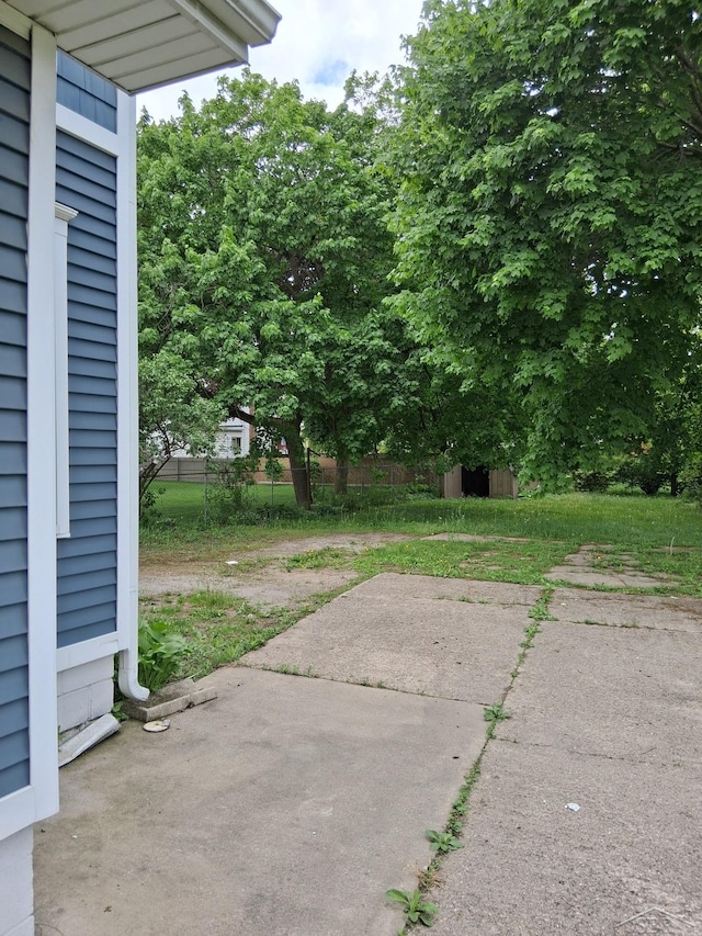 908 Lansing Ave, Jackson, MI 49202 - view of patio