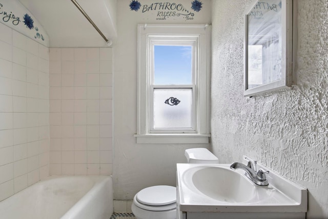 8916 Mendota St, Detroit, MI 48204 - full bathroom with toilet, healthy amount of natural light, vanity, and shower / bath combination