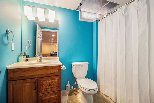 47291 Fairlawn Ct, Canton, MI 48188 - full bath featuring tile patterned floors, toilet, vanity, and a shower with shower curtain