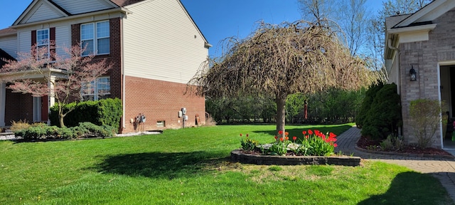 47291 Fairlawn Ct, Canton, MI 48188 - view of green lawn