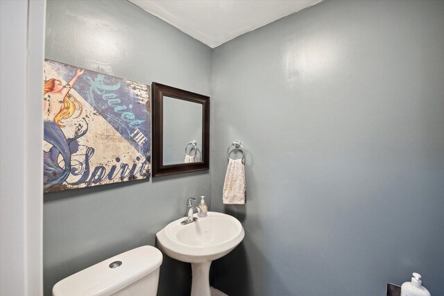 1812 Orchard St, Ann Arbor, MI 48103 - half bath featuring toilet and a sink