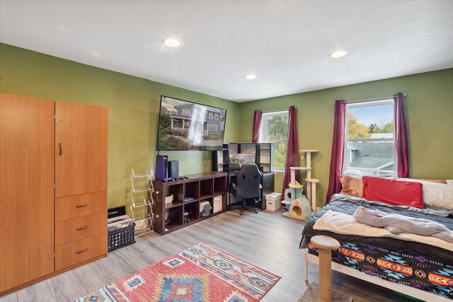 1812 Orchard St, Ann Arbor, MI 48103 - bedroom featuring recessed lighting, wood finished floors, and a desk