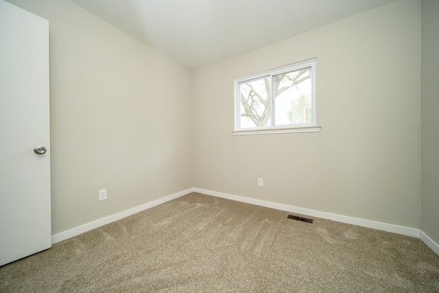 30644 Hayes Rd, Roseville, MI 48066 - spare room featuring carpet and baseboards
