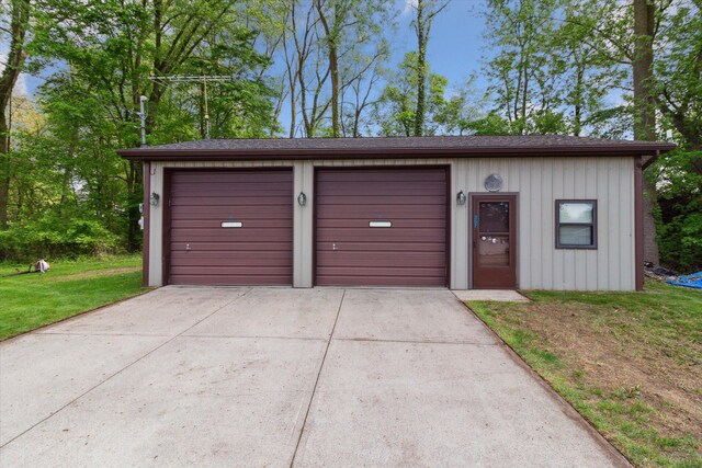 204 Crockett Dr, Quincy, MI 49082 - view of detached garage