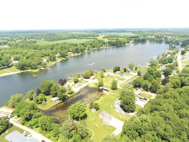 204 Crockett Dr, Quincy, MI 49082 - bird's eye view of a large body of water
