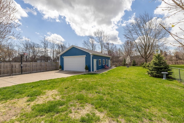 1719 Center St, Carleton, MI 48117 - detached garage with driveway