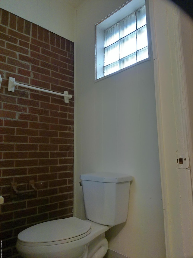 21423 Scotia Ln, Ferndale, MI 48220 - bathroom featuring toilet